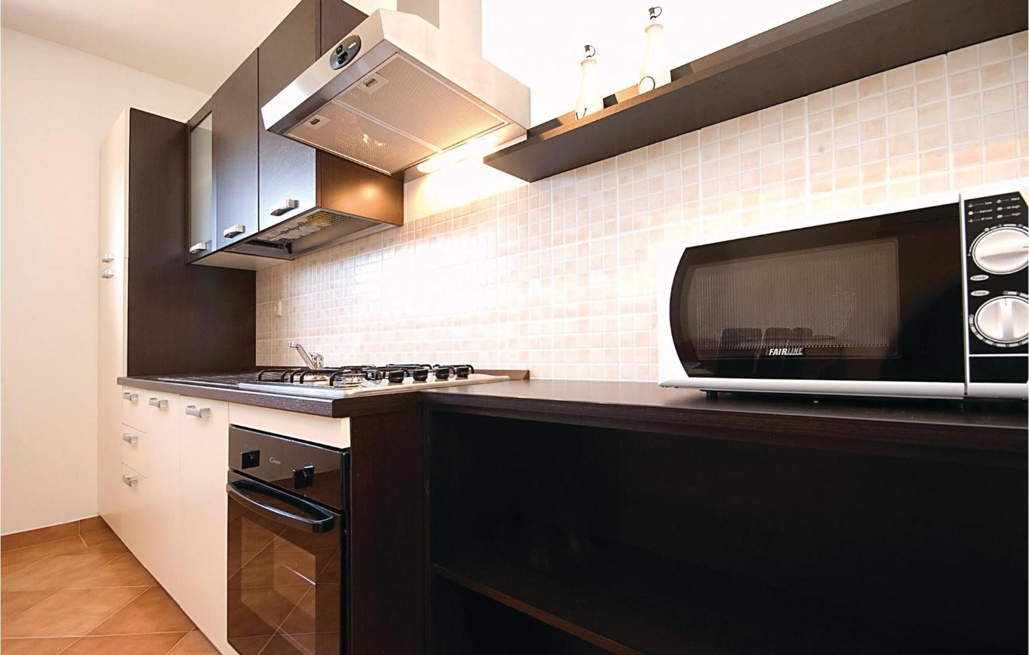 2 Bedroom Nice Apartment In Vir Buitenkant foto