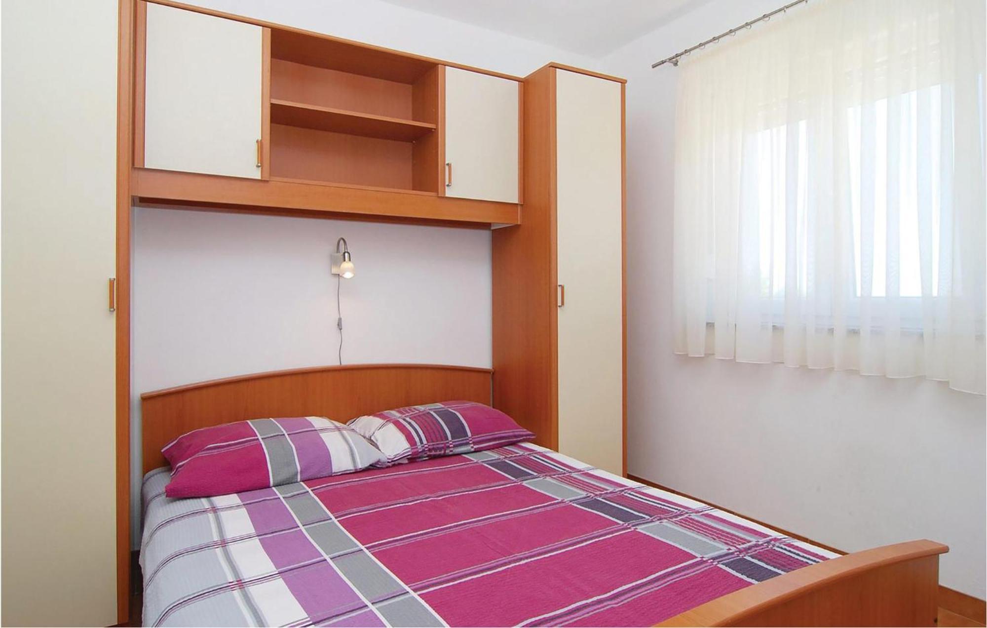 2 Bedroom Nice Apartment In Vir Buitenkant foto