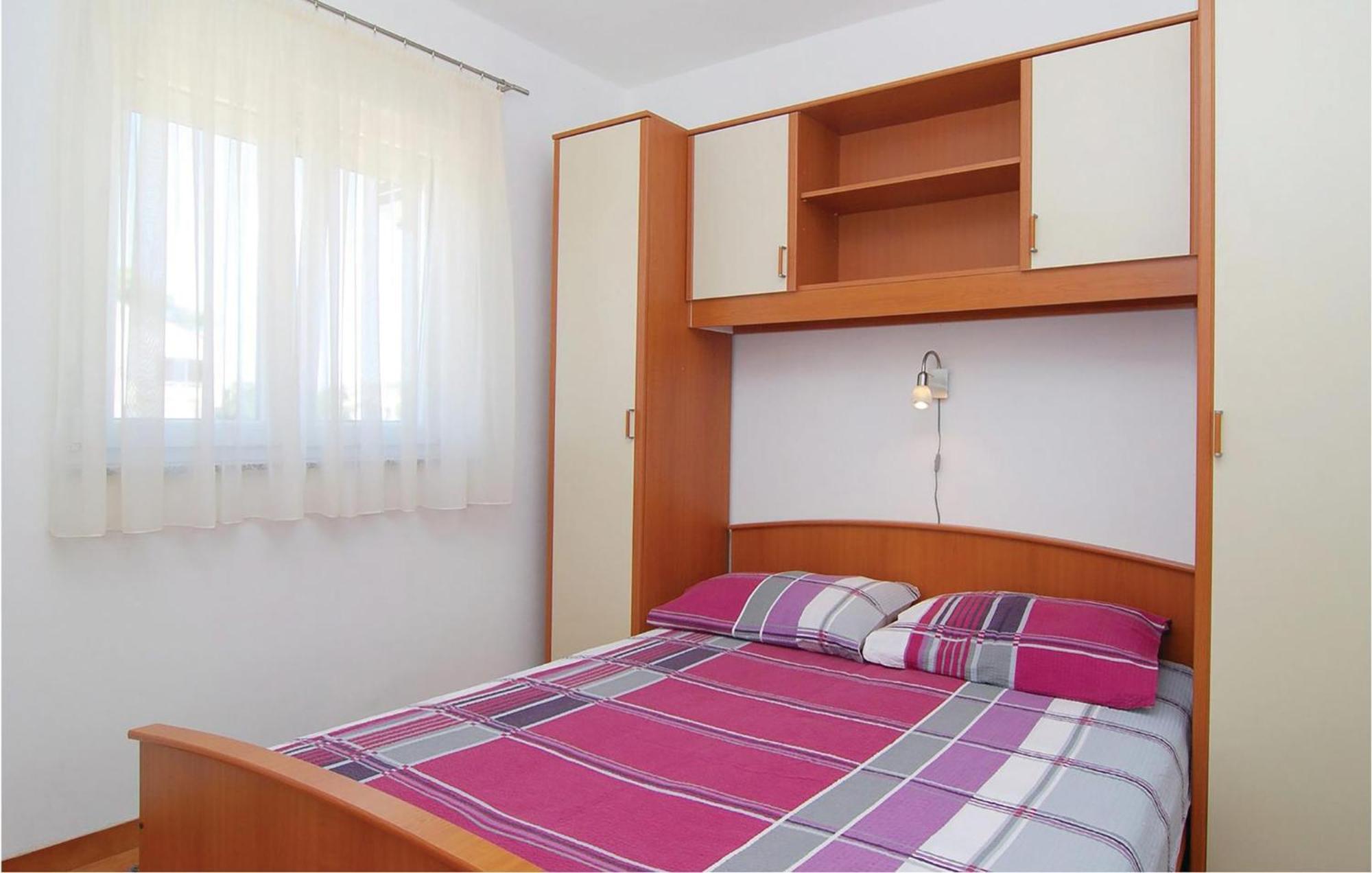 2 Bedroom Nice Apartment In Vir Buitenkant foto